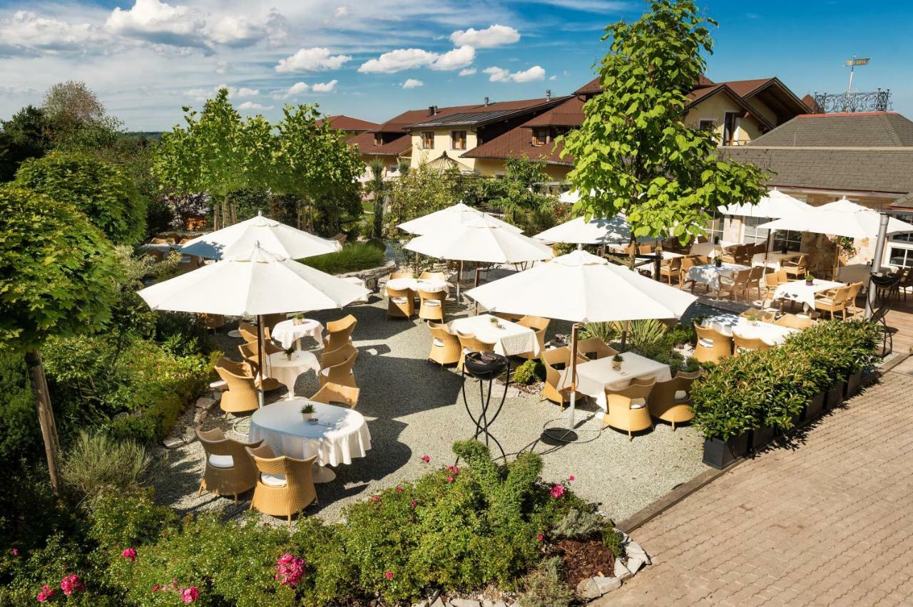 Hotel Winzer Wellness & Kuscheln Sankt Georgen im Attergau Exteriör bild