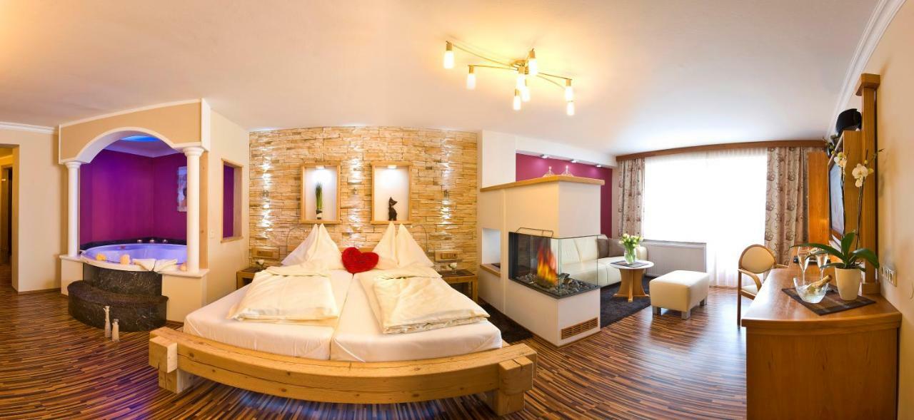 Hotel Winzer Wellness & Kuscheln Sankt Georgen im Attergau Exteriör bild