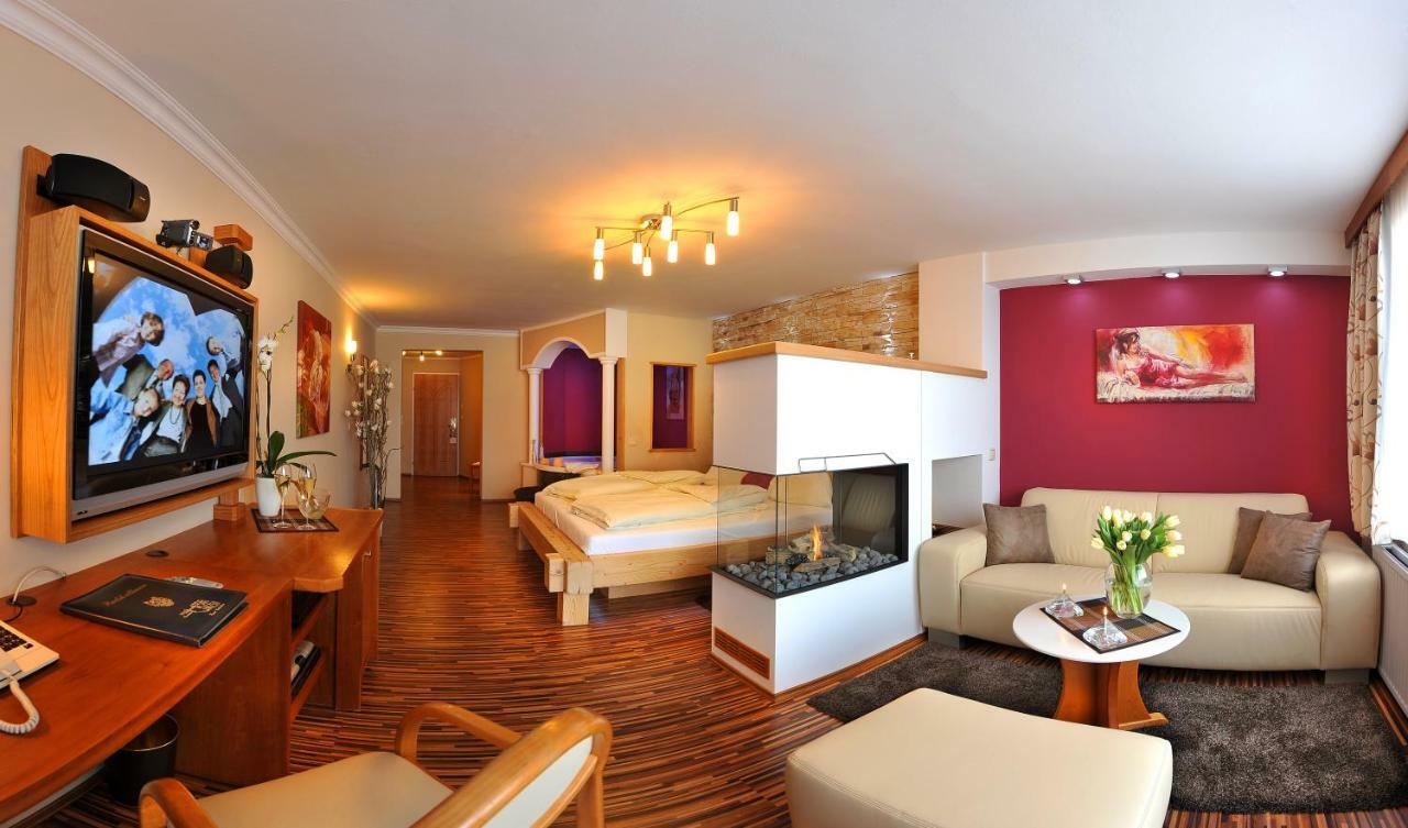 Hotel Winzer Wellness & Kuscheln Sankt Georgen im Attergau Exteriör bild