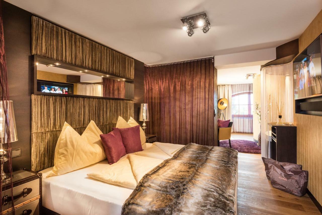 Hotel Winzer Wellness & Kuscheln Sankt Georgen im Attergau Exteriör bild